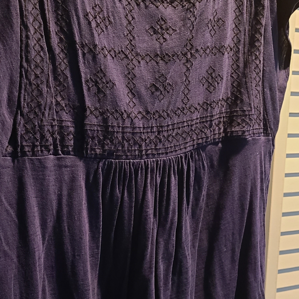 Gloria Vanderbilt Navy Embroidered Top XL